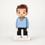 Mini You — Classique — Vue studio. Illustration de design générée par IA ; vos propres photos servent de base à la figurine validée.
