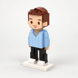 Vue de trois quarts de côté : figurine en briques Mini You — Classique
